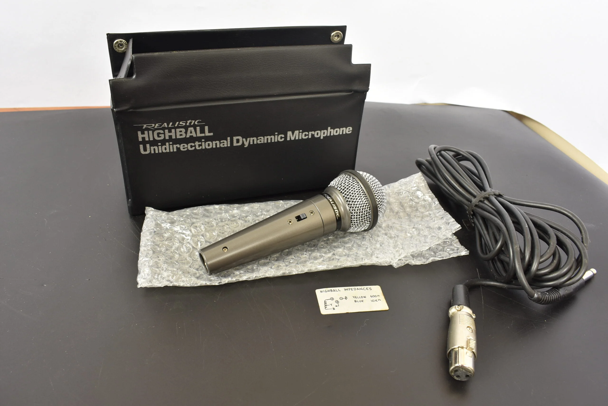 Realistic HIGHBALL Uniderectional Dynamic Microphone - Image 3