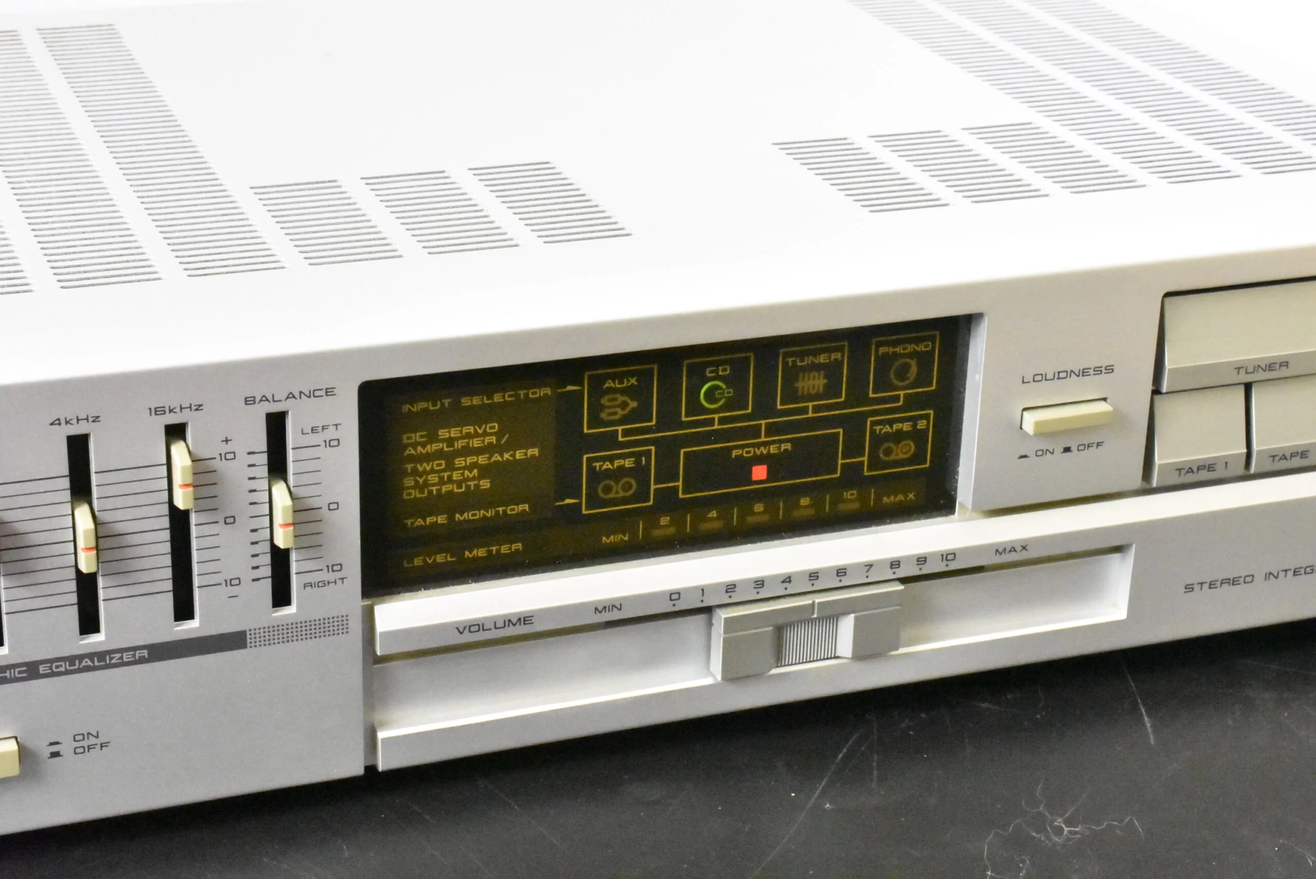 AKAI AM-A302 Amplifier - Image 4