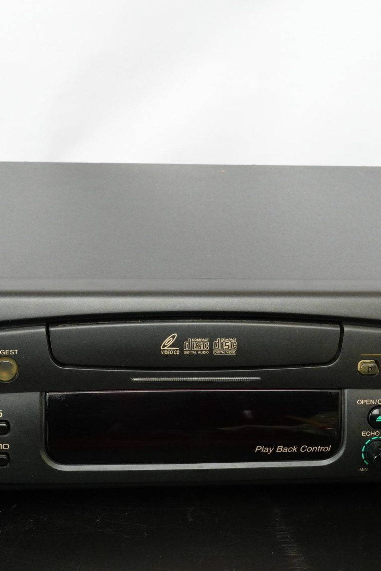 DeNova DV-1  CD / Video CD / Karaoke Player - Image 2