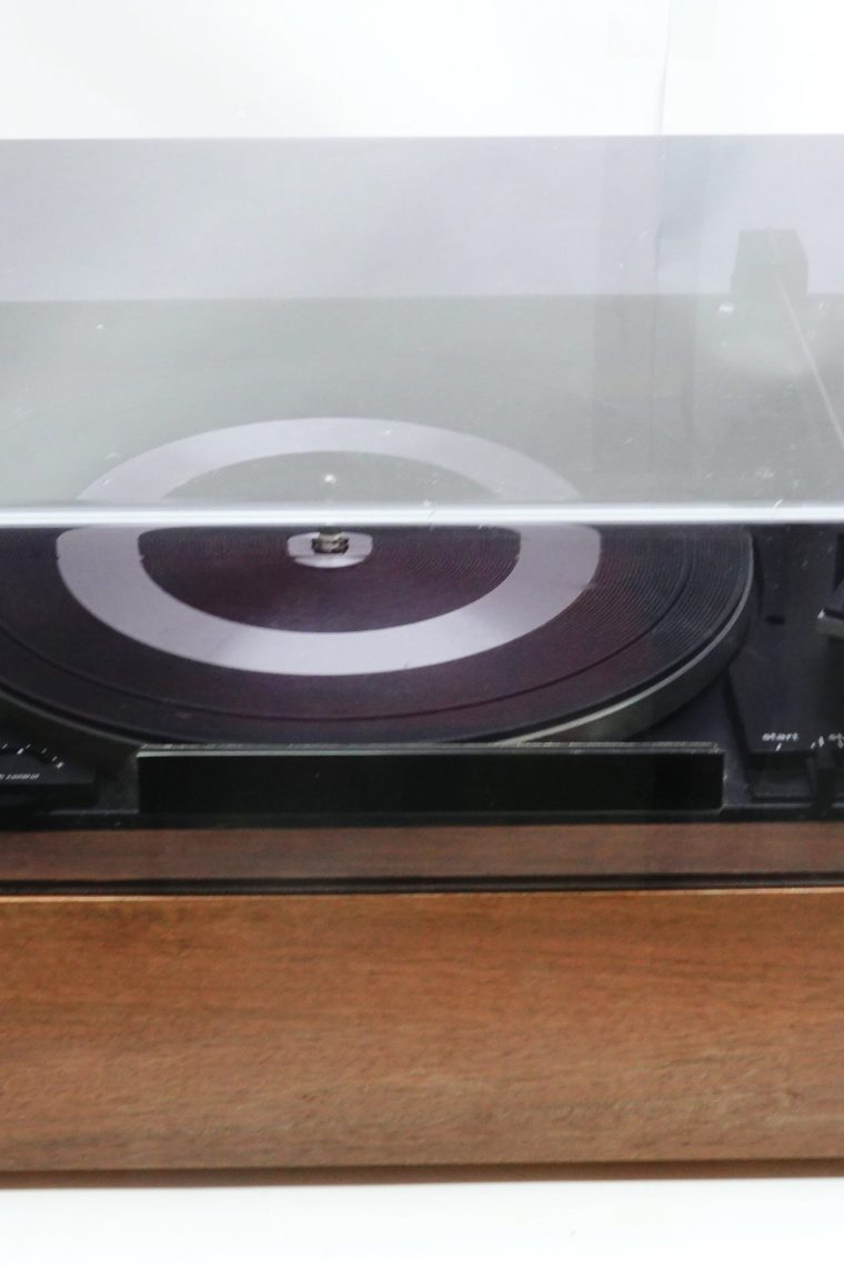 Dual 1212 Fully Automatic Turntable (33, 45 and 78RPM) - Image 2