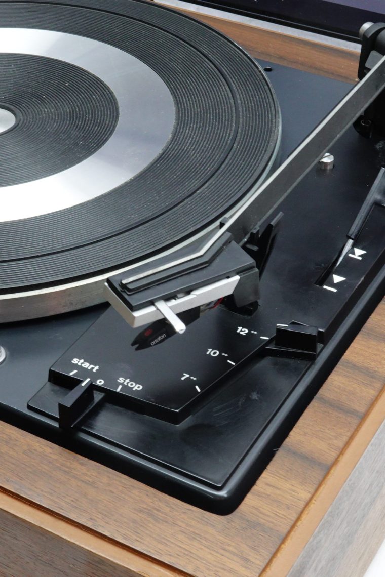 Dual 1212 Fully Automatic Turntable (33, 45 and 78RPM) - Image 3