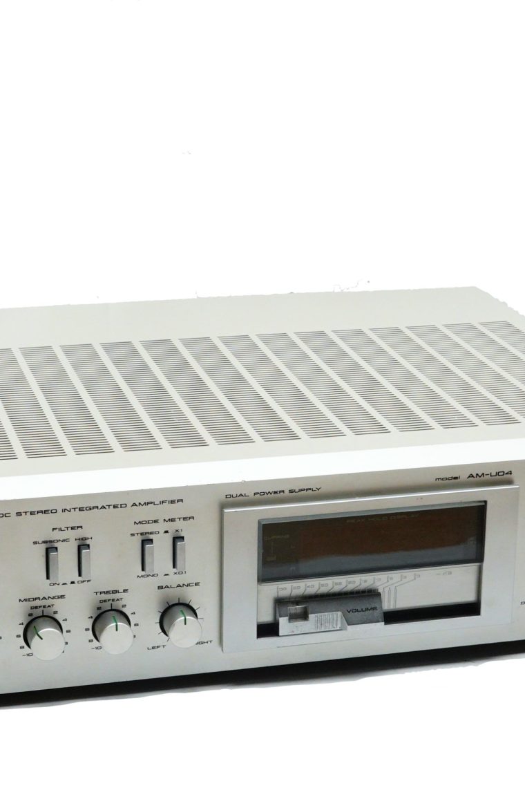 AKAI AM-U04 Audiophile Amplifier