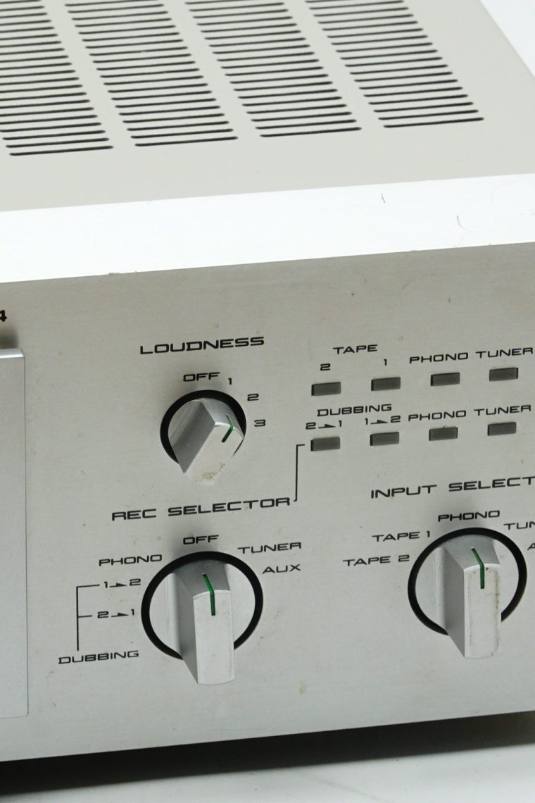 AKAI AM-U04 Audiophile Amplifier - Image 3