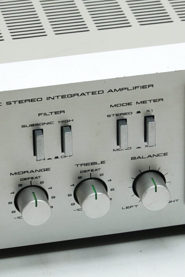 AKAI AM-U04 Audiophile Amplifier - Image 4