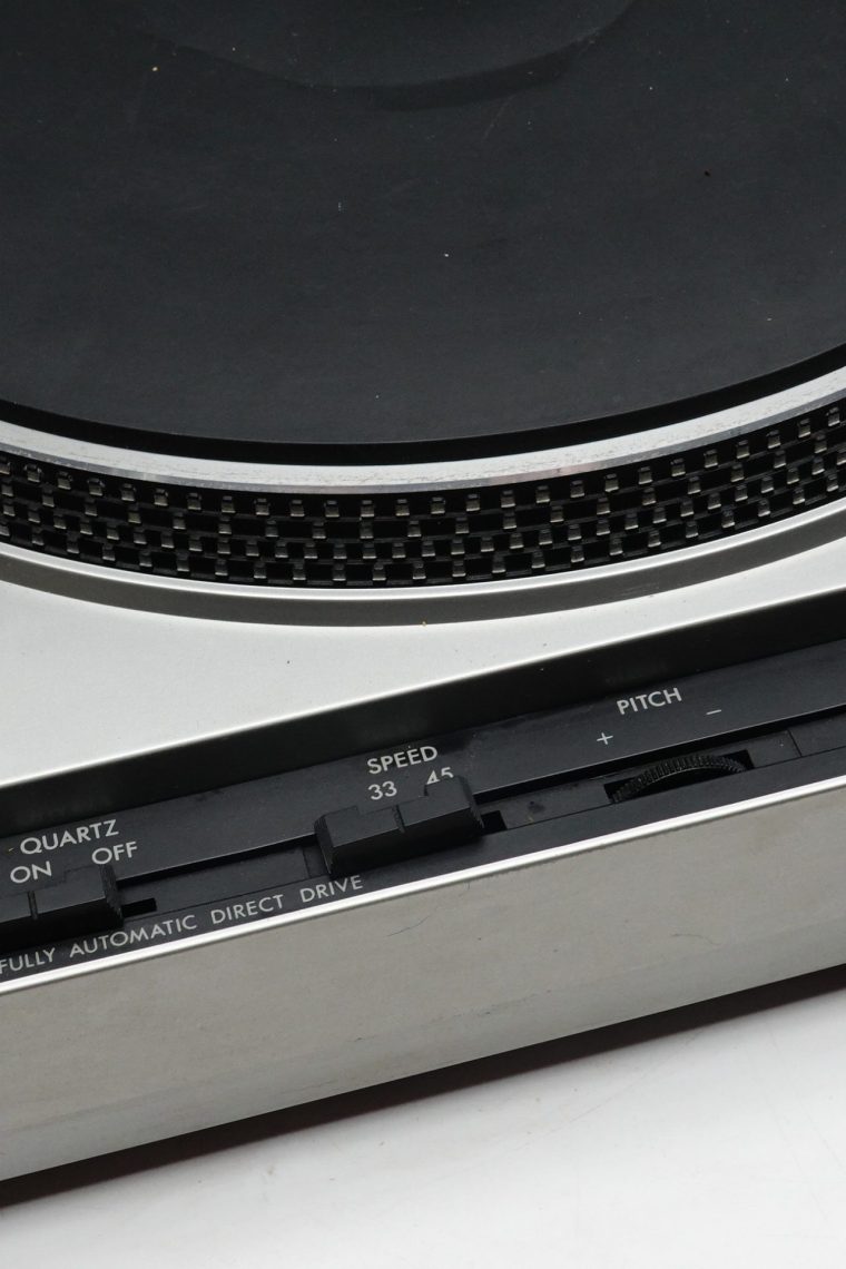 CEC Chou Denki 8004 Fully Automatic Direct Drive Turntable - Image 3