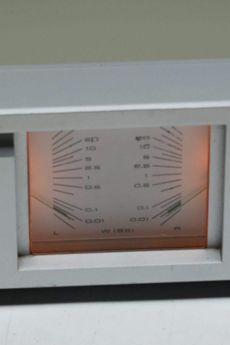 AKAI AM-U11 Amplifier with VU Meters - Image 3