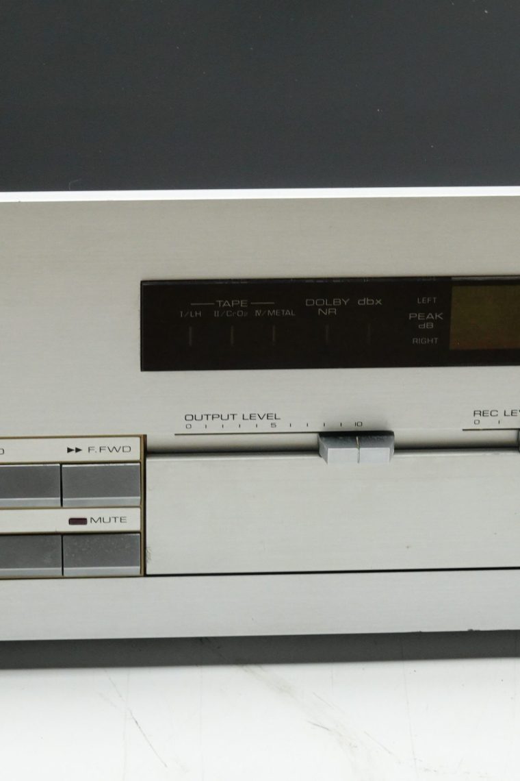 Yamaha K960 Audiophile Cassette Deck with DBX - Image 4