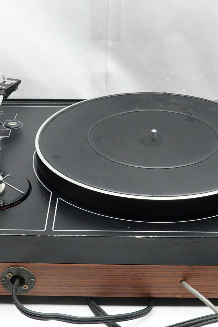 Ariston Audio RD11 Turntable - Image 8