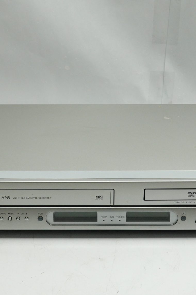 SHARP DV-NC80 6 Head HiFi VHS/DVD Combo - Image 2
