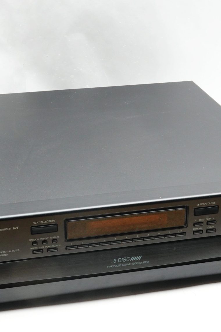 Onkyo DX-C320 6 disc Carousel CD Changer