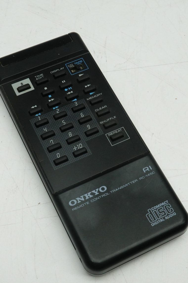 Onkyo DX-C320 6 disc Carousel CD Changer - Image 4
