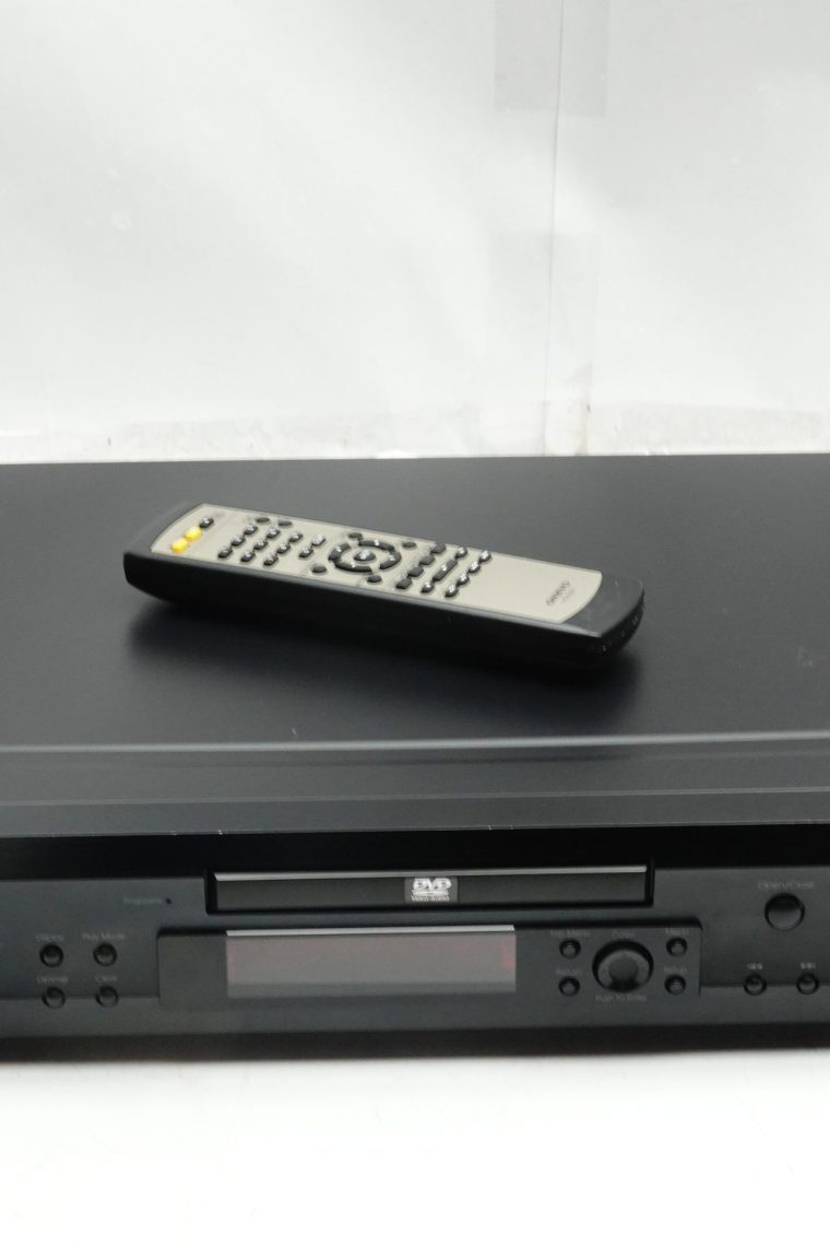 Integra DPS-6.5 CD / SACD / DVD Player - Image 2