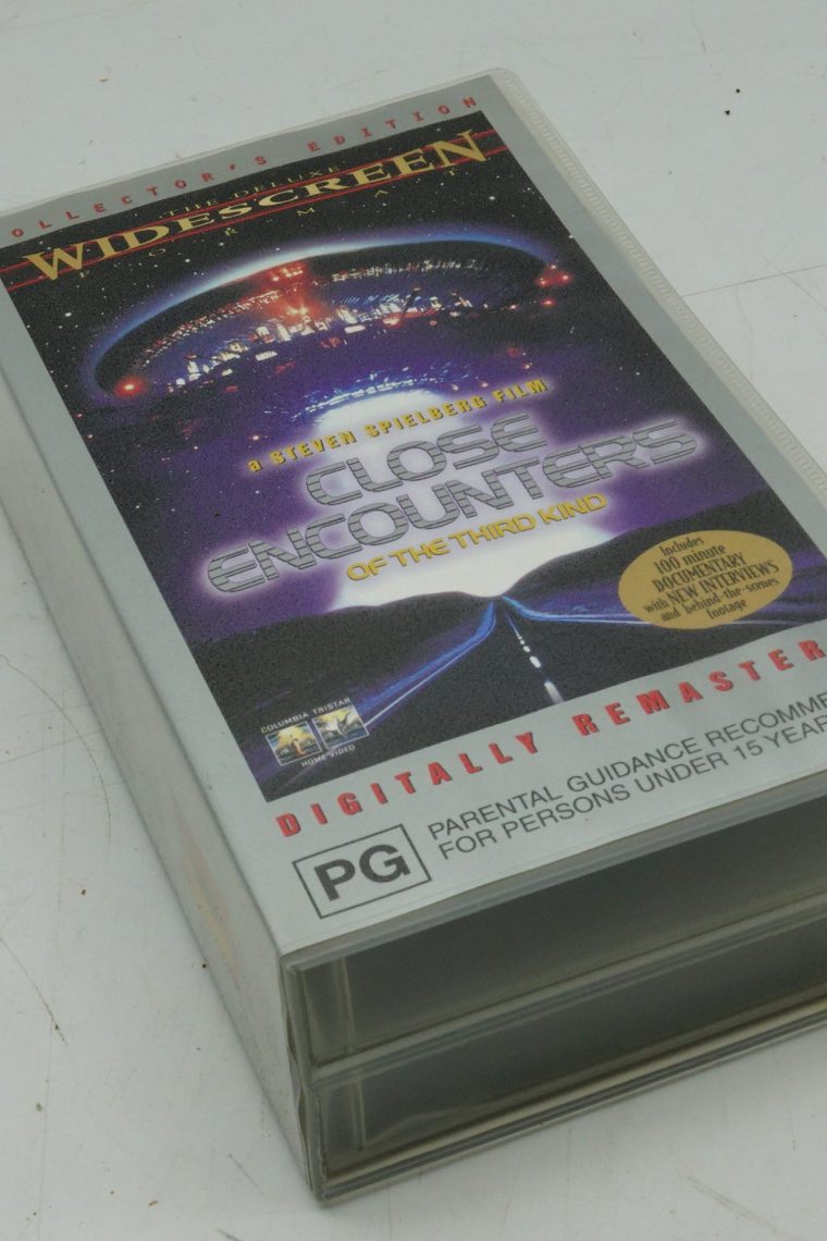 Close Encounters Collector Edition (Set of 2 tapes) - Image 3