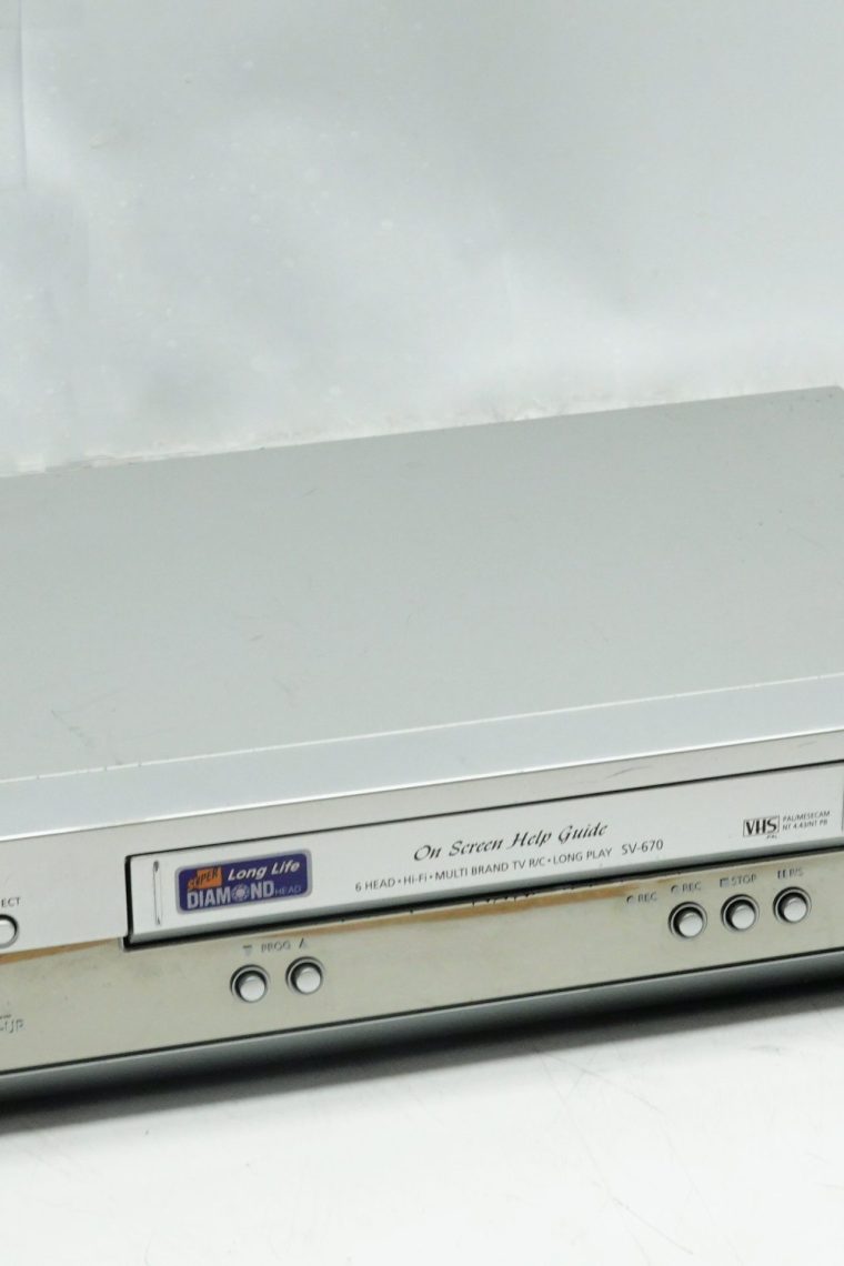 Samsung SV-670 6-Head HiFi VHS Player