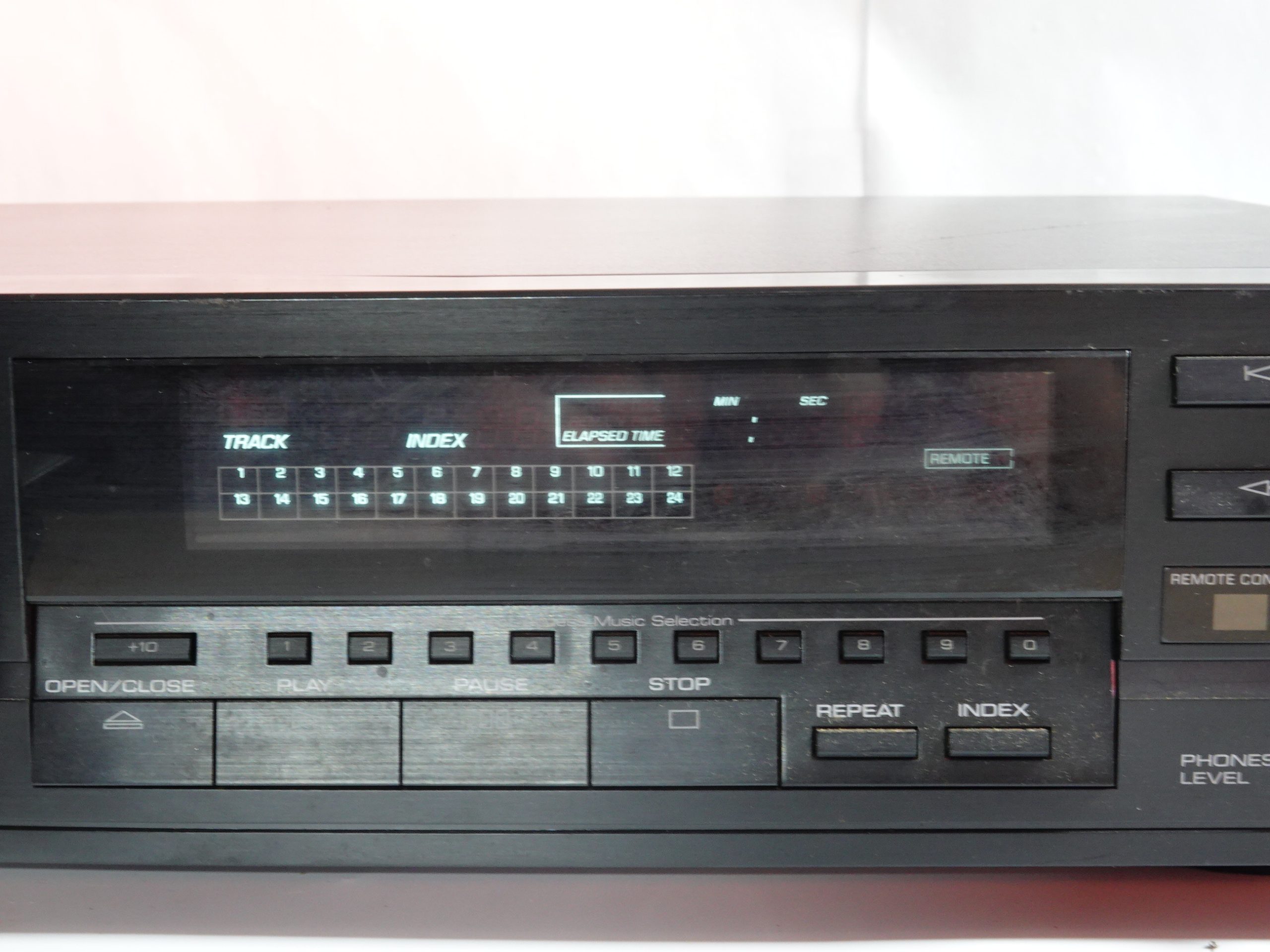 Yamaha CDX-710 Audiophile CD Player - Image 3