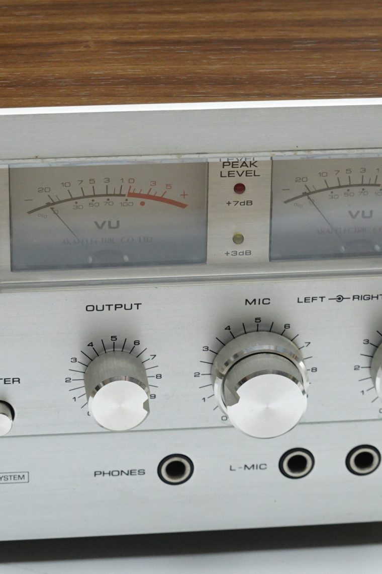 AKAI GXC-709D Cassette Deck - Image 3