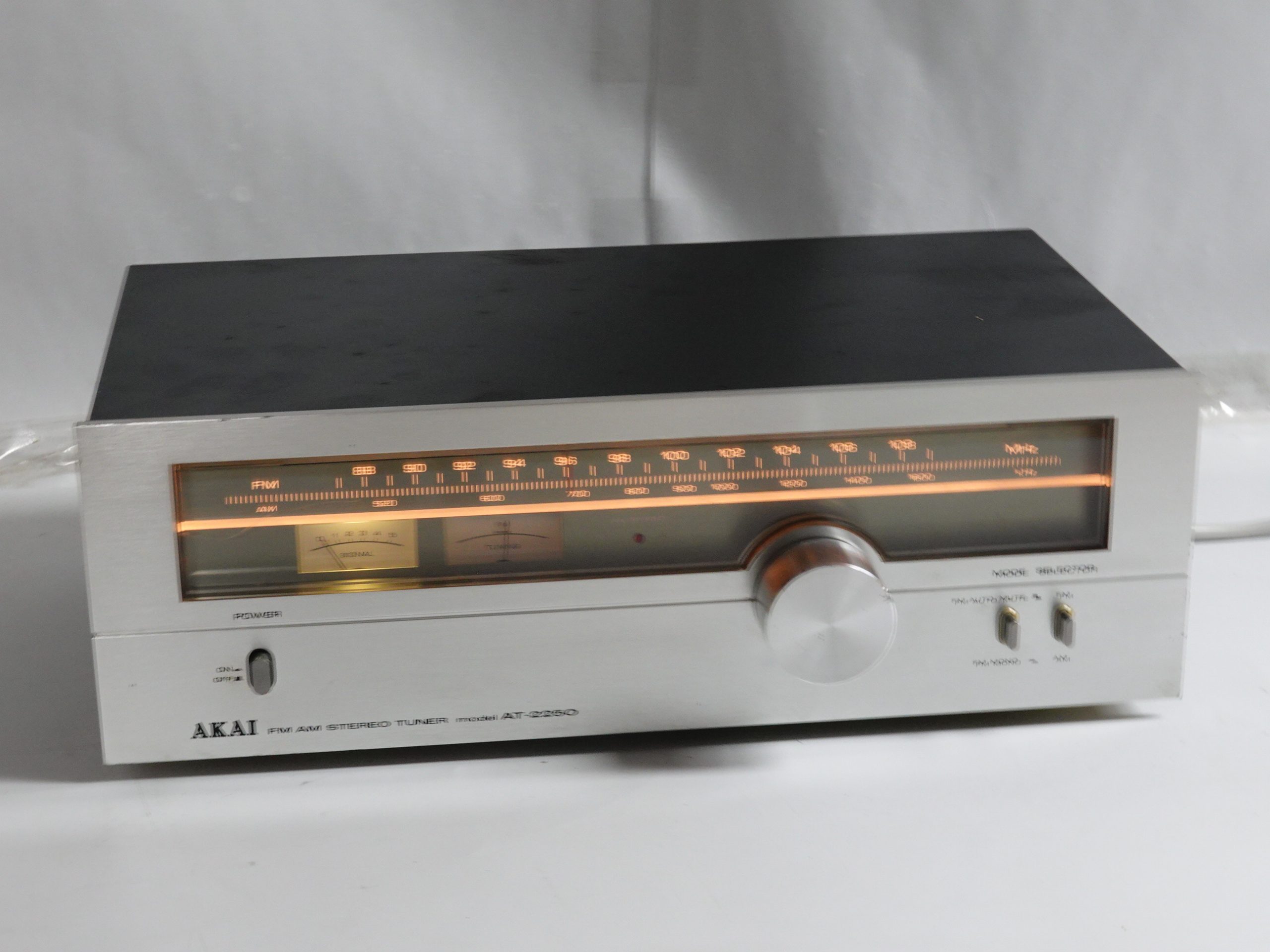 AKAI AT-2250 Tuner - Image 3