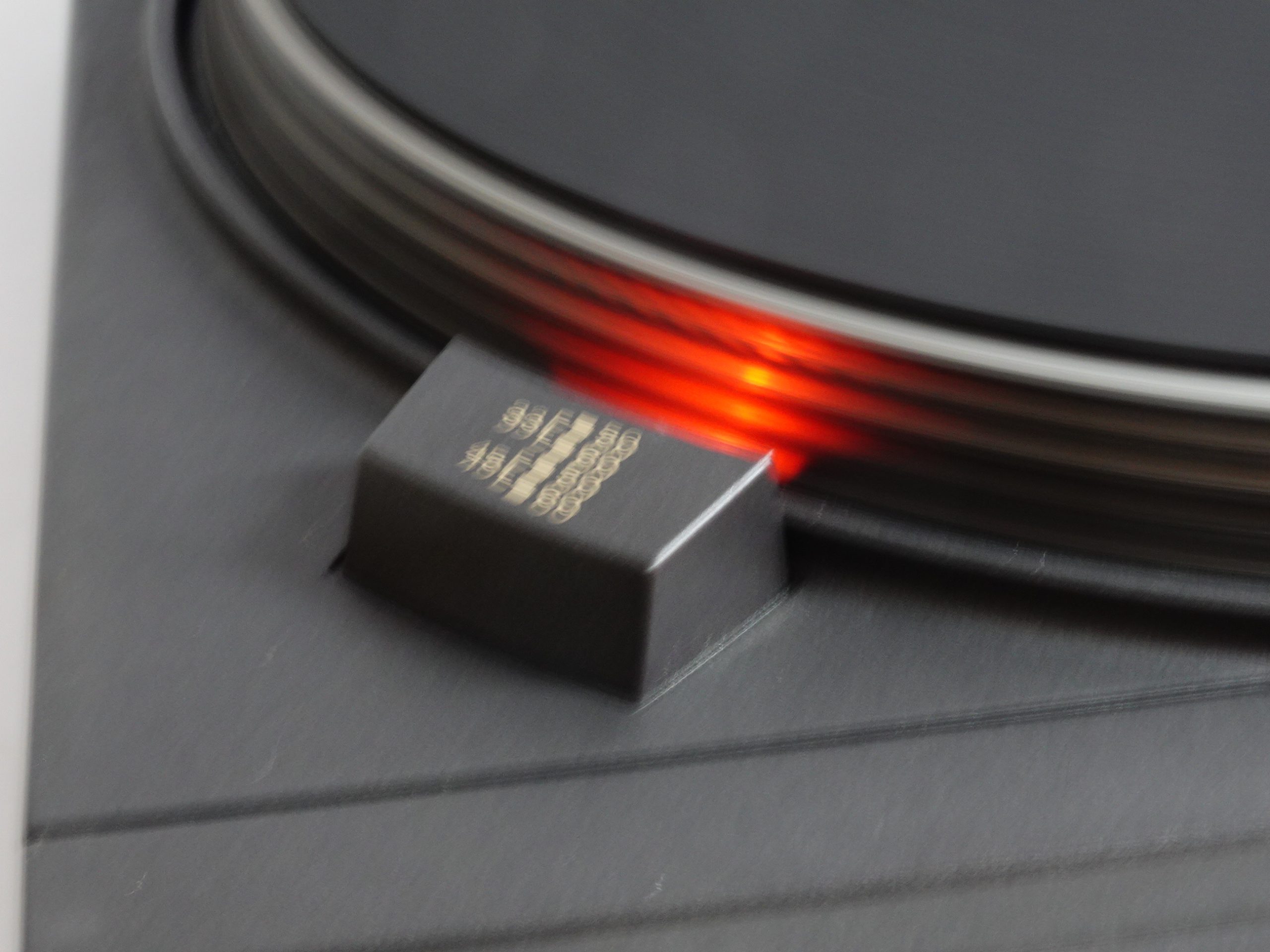 Hitachi HT-350 Direct Drive Turntable - Image 4