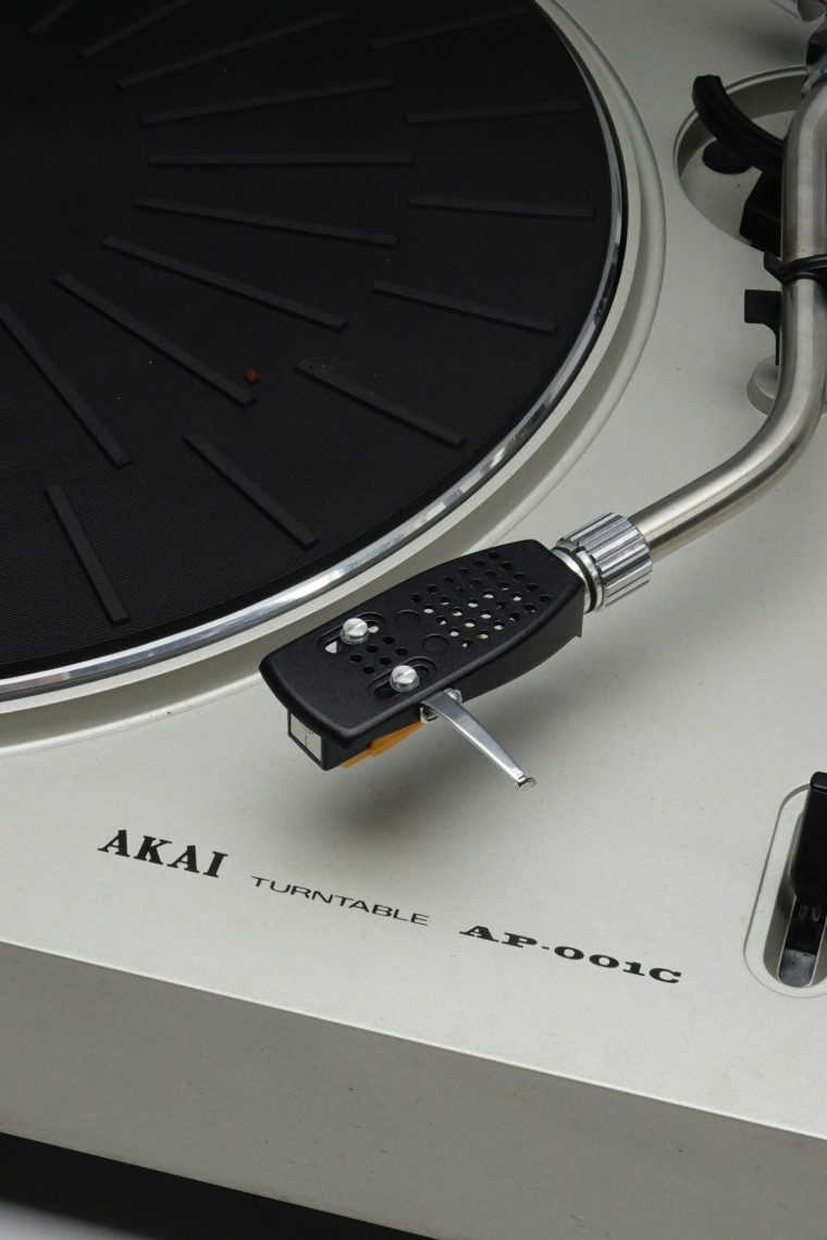 Platine Vinyle AKAI AP-001c, 33/45 Tours, Bon état, Entrée De Gamme Sympa
