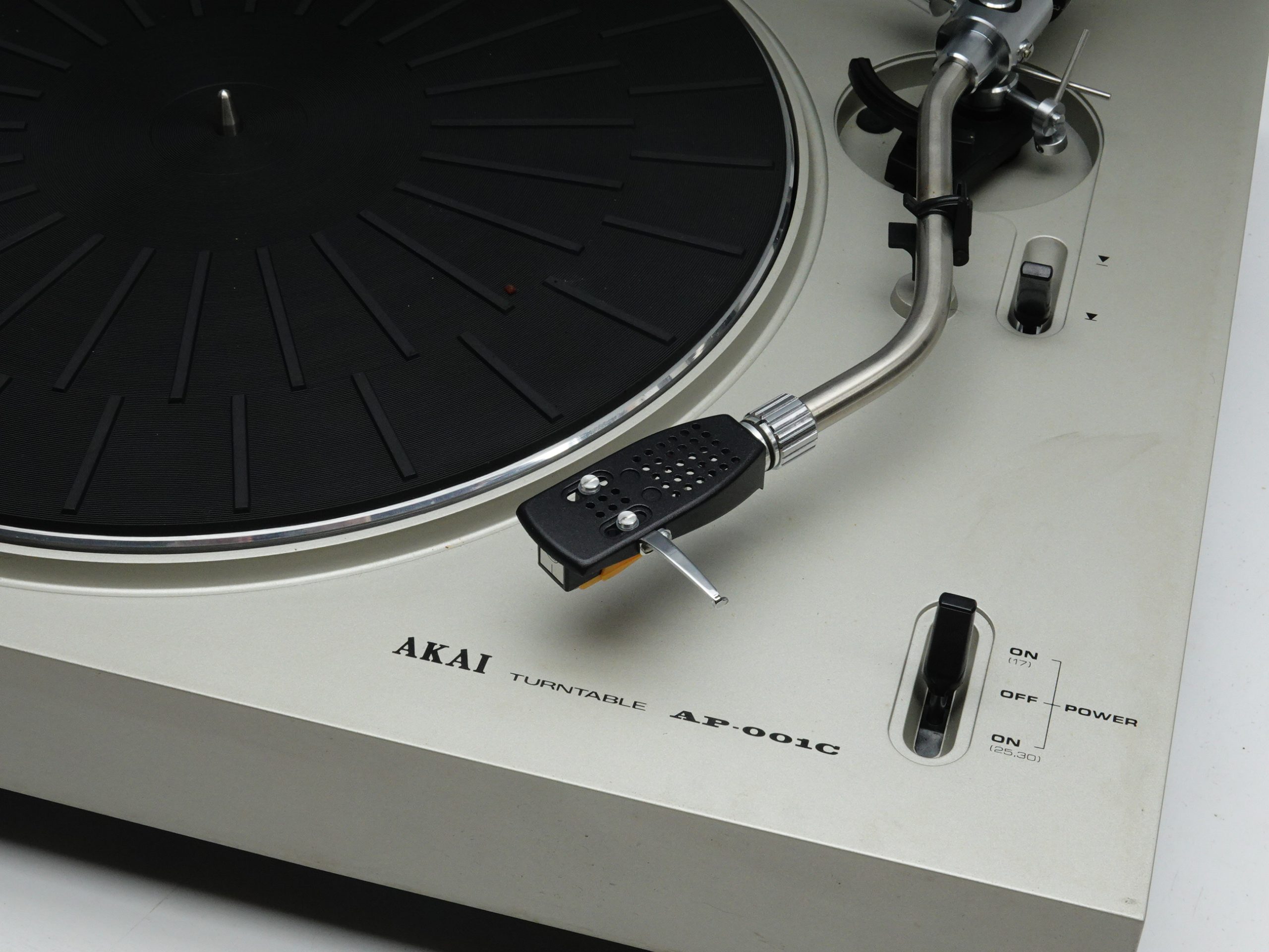 Akai AP-001c Turntable - Image 3