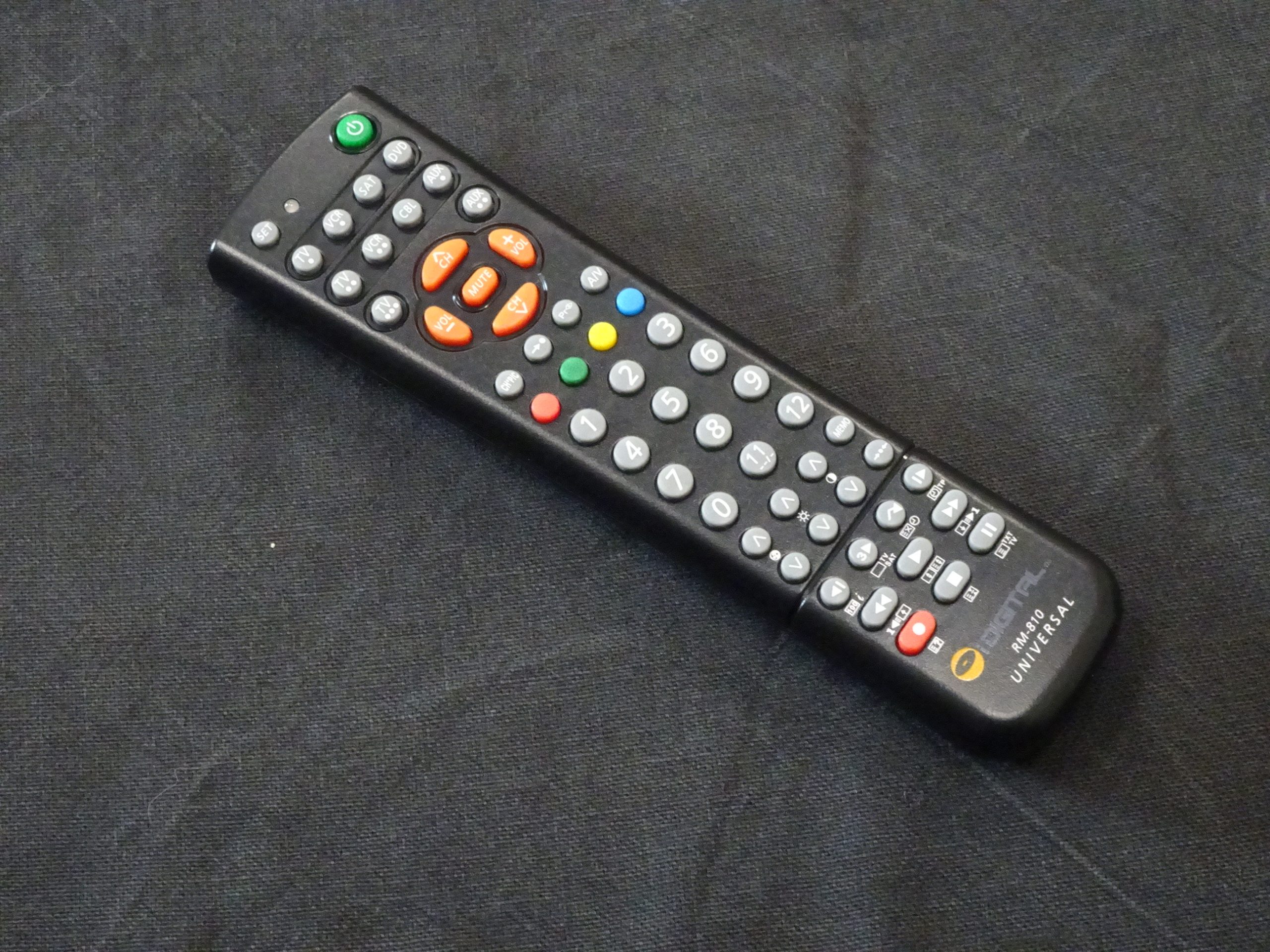 20" LG CRT TV with VHS Recorder - Image 4