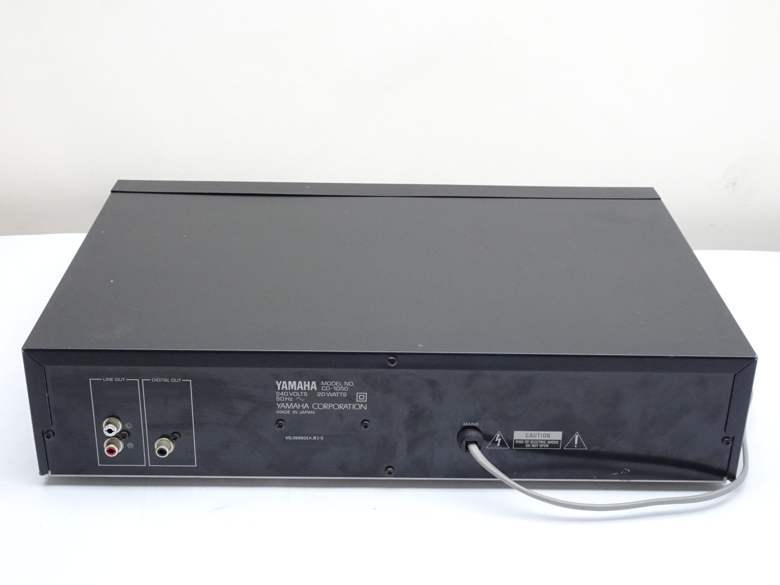Yamaha CD-1050 CD Player - Image 4