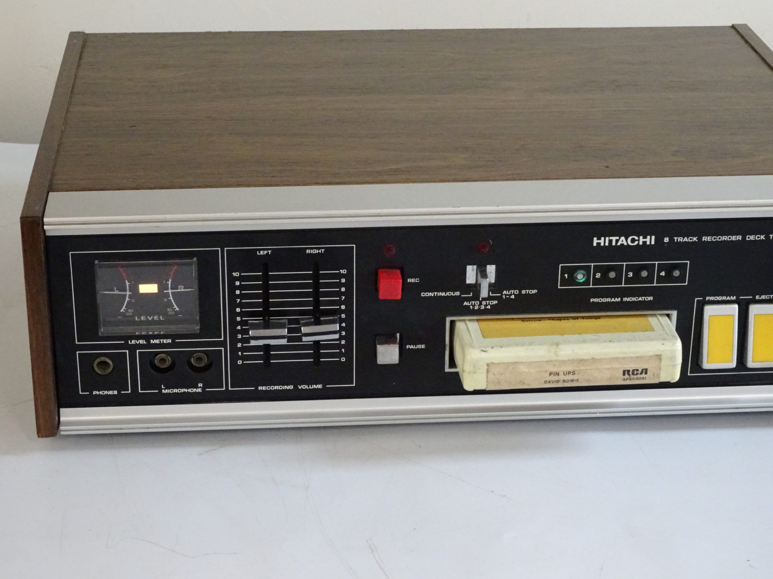 Hitachi TRQ-134D 8 Track Player / Recorder - Image 3