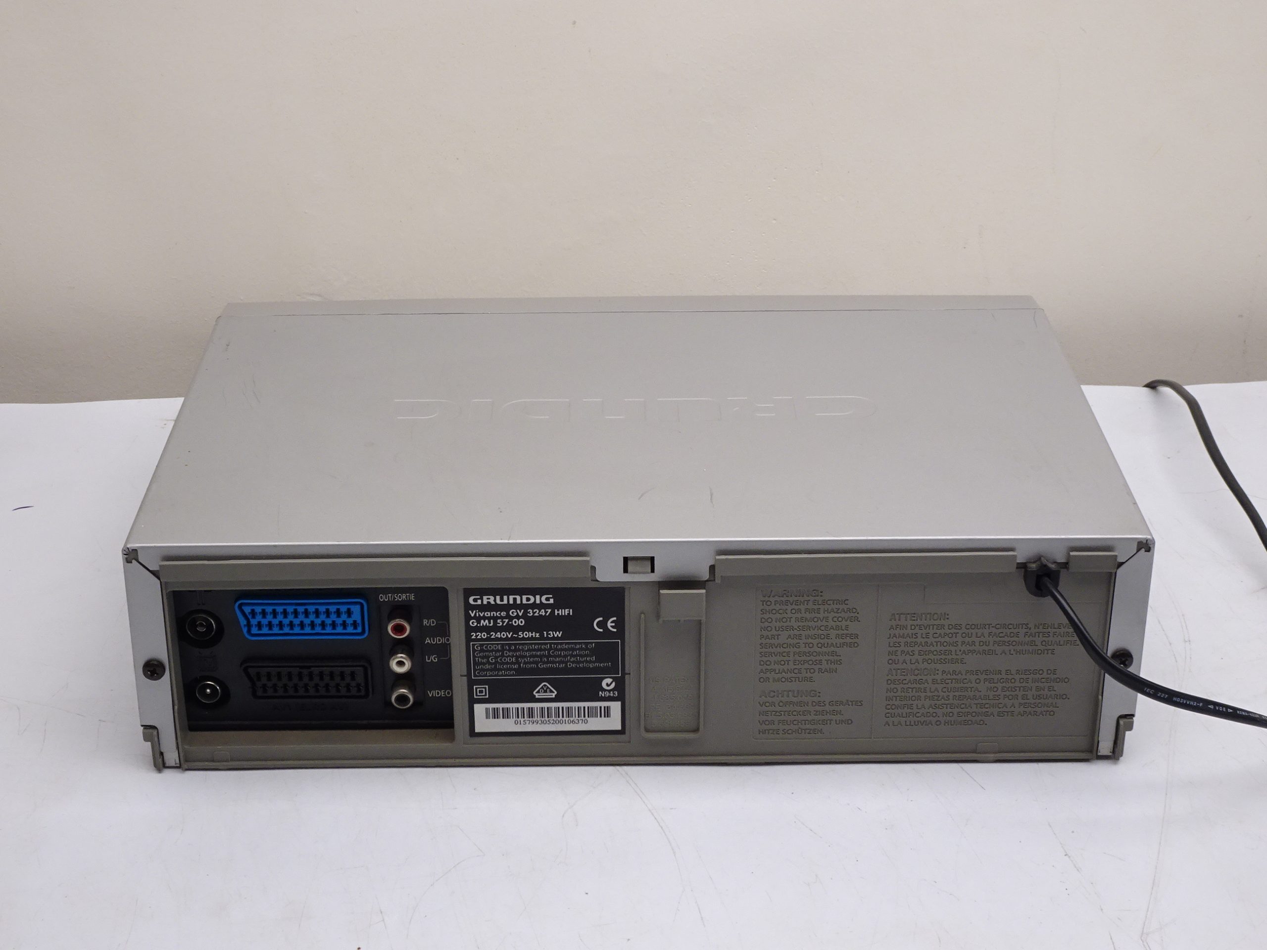 Grundig 6 Head HiFi VHS - Image 3