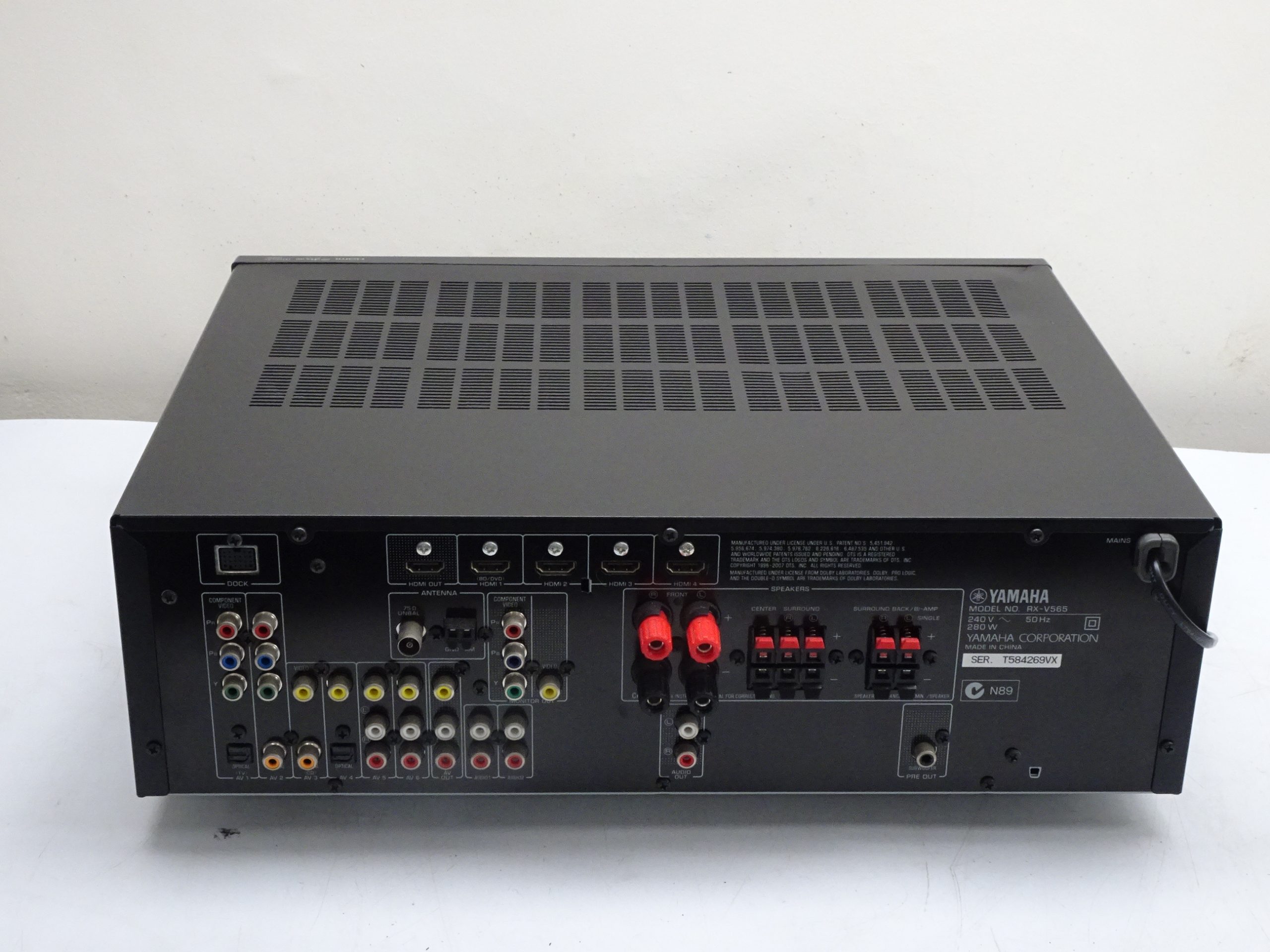 Yamaha RX-V565 HDMI Receiver - Image 5