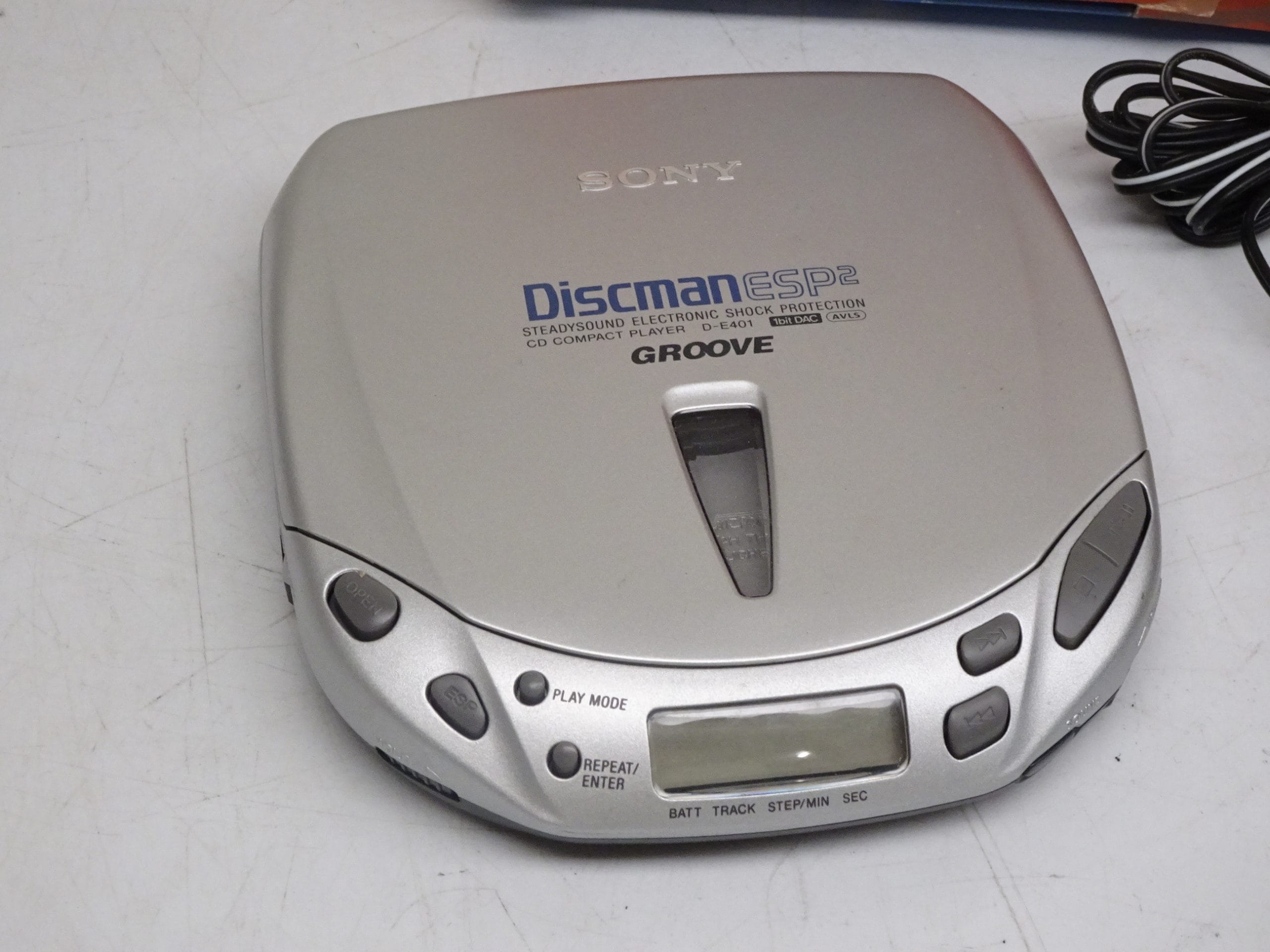 Sony D-E401 Discman (portable CD player) - Image 2