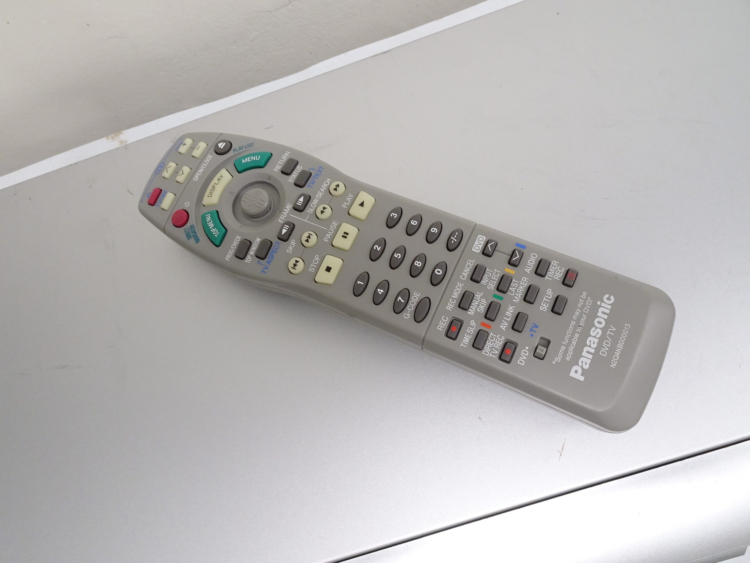 Panasonic DVD-RV31 CD / DVD Player - Image 3